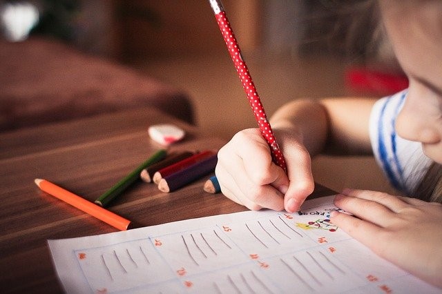 ブログライティングの『PREP法』、子供と鉛筆